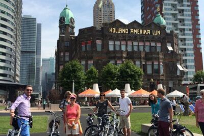 Rotterdam Highlights Bike Tour - Bike and comfort: easy touring with a couple smart cautions