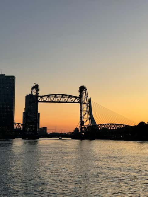 Rotterdam: Pizza Cruise - Getting on the De Brandaris and finding your starting line