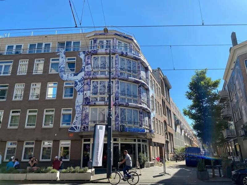 Rotterdam Street Art tour: Including specialised guide - The 3D Pulp Fiction mural: the kind of stop you’ll remember