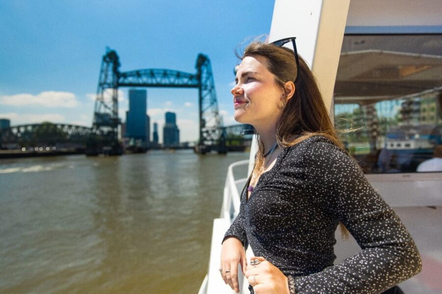 Rotterdam: Summer Cocktail Cruise - A 90-Minute Rotterdam Skyline Timeout on the Maas