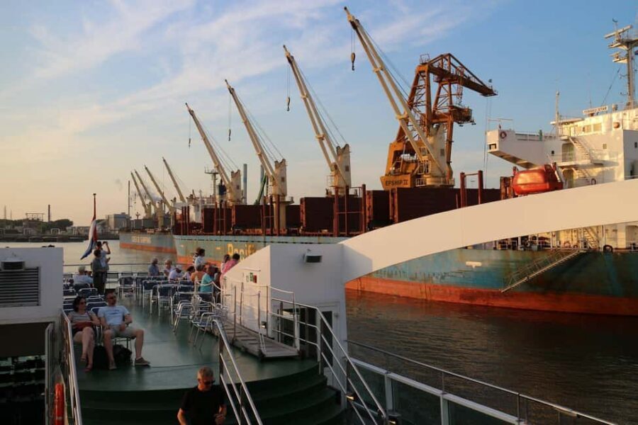 Rotterdam: Summer Evening Cruise with Live Entertainment - The music setup: Latin live entertainment and why it changes the cruise