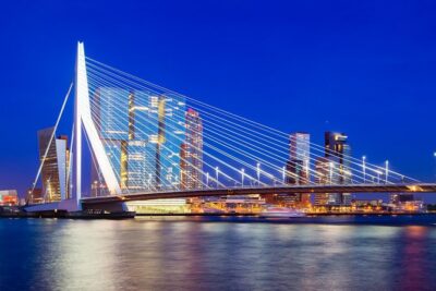 Rotterdam to Schiphol Airport & Amsterdam Private Transfer - What the ride feels like: Wi‑Fi, air-conditioning, and airport-ready comfort