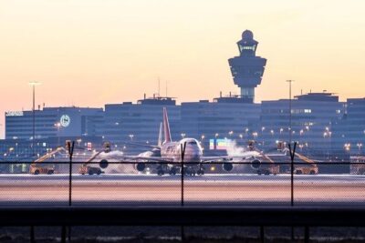 Roundtrip Transfer Schiphol - Amsterdam - VIP meet-and-greet with a real buffer for delays