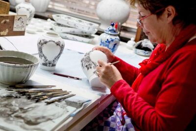 Royal Delft: Delftblue Factory and Museum Admission Ticket - Skip-the-line entry and your self-paced audio plan