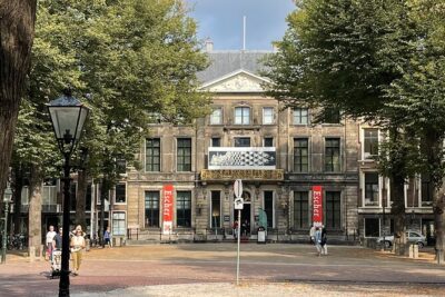 Royal The Hague Private Guided Walking Tour - Starting point and pickup: making the first 10 minutes painless