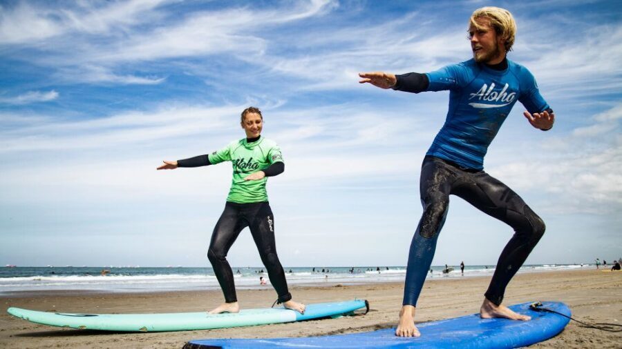 Scheveningen Beach: 1,5-Hour Surf Experience for Adults - Scheveningen surf for adults: why this lesson clicks