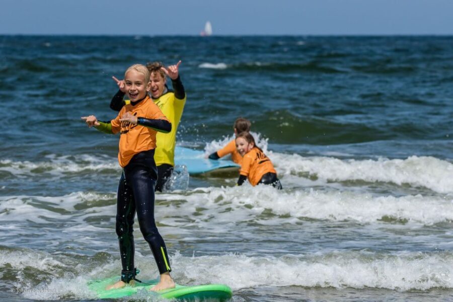 Scheveningen Beach: 1,5-Hour Surf Experience for Adults - From basics to standing: what you’ll actually work on