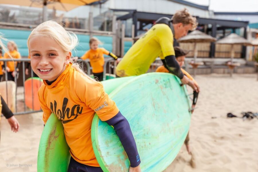 Scheveningen Beach: 1,5-Hour Surf Experience for Adults - Private vs group lessons: which fits your style