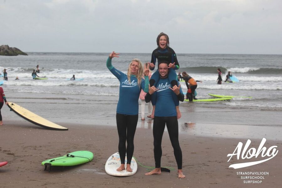 Scheveningen Beach: 1,5 hour Surf experience for families - Entering the scene at Scheveningen and Aloha Surf