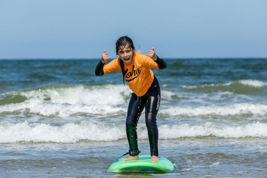 Scheveningen Beach: 1,5-Hour Surf Experience for kids - The 90 minutes: what happens from beach briefing to first rides