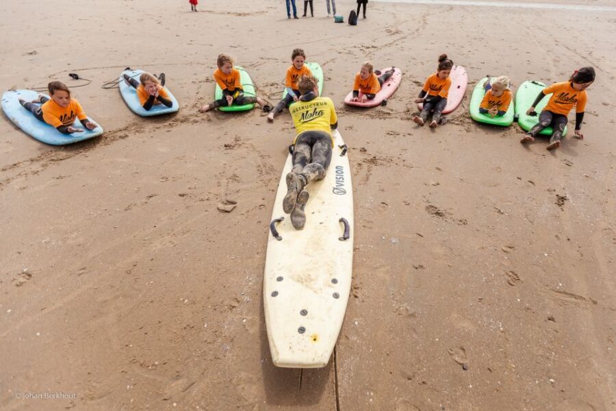 Scheveningen Beach: 1,5-Hour Surf Experience for kids - Meeting up at Aloha Surf on the beach (and what to look for)