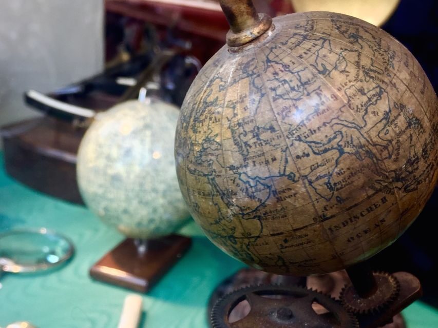 Secrets of Amsterdam: de Pijp, self-guided discovery game - The One-Hour Route: From Market Streets to Museum Square Area