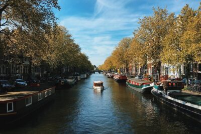 See Shoot Share | Photo Tour - The Amsterdam Canal Ring: phone-friendly tips that actually improve shots