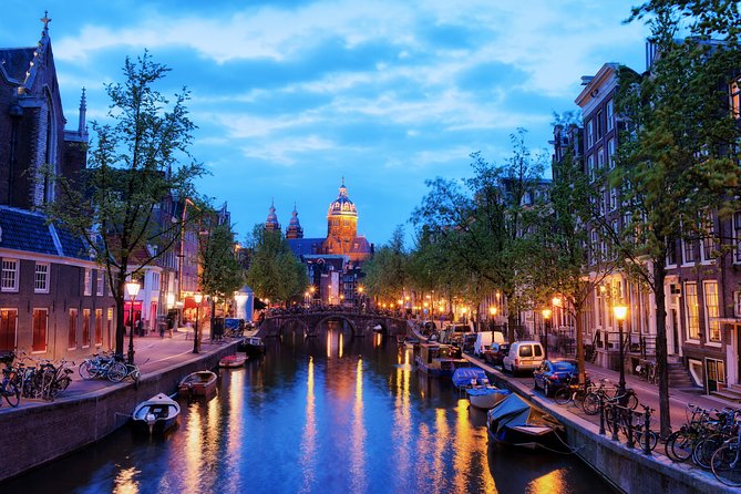 Self-Guided Audio Tour of The Red Light District - Canals and hidden corners you’ll notice on the way