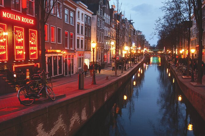 Self-Guided Audio Tour of The Red Light District - A 17th-century house with an ornate church hidden on top