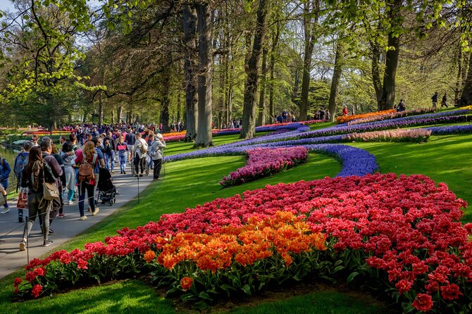 Skip-the-Line Keukenhof Gardens and Tulip Fields Tour from Amsterdam - Entering Keukenhof Grounds Fast: What You’ll See After the Gates