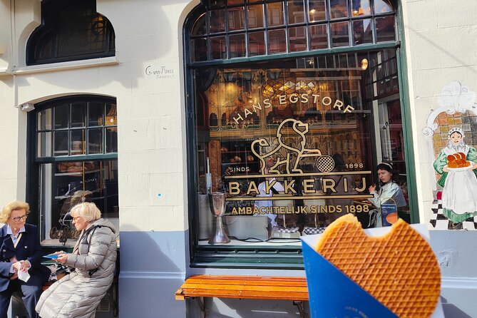 Skipping Lines & Sipping Beers: A History Tour of Amsterdam - Het Stadspaleis and Beursplein: local flavor off the main drag