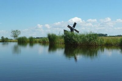 Small-Group Guided Sunset Canoe Tour in Waterland with Dinner - Your canoe basics on calm Waterland waterways