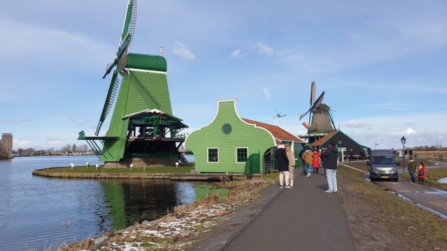 Small Group Zaanse Schans & Volendam Tour w/ Hotel Pick up - How the Hotel Pickup and Small-Group Van Changes the Day