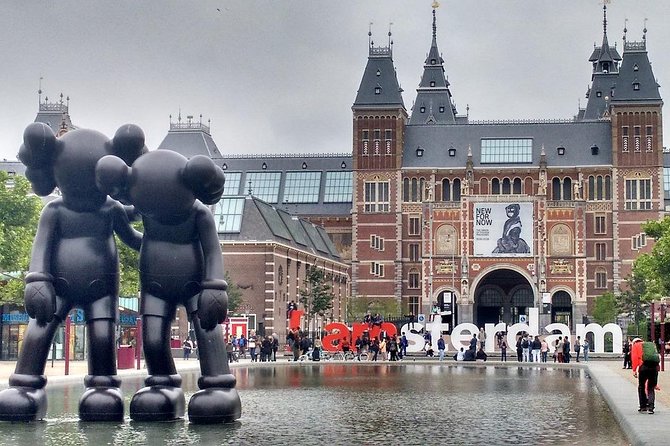 Taxi from a hotel in Amsterdam to the cruise port in Amsterdam - Meet-and-Greet and In-Car Amenities You’ll Actually Use