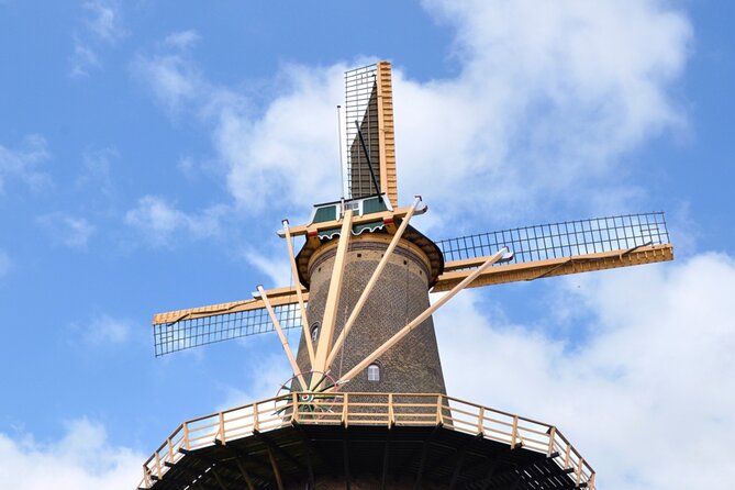 The Blue's Clues in Delft Exploration Game and Tour - Oostpoort: start with Delft’s surviving city gate