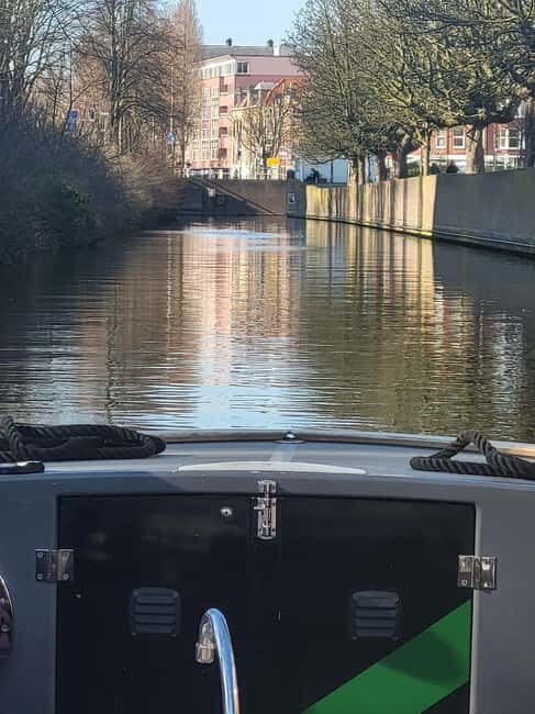The Hague: Canal Cruise with Live Guide Winter edition - Music on the water: keeping winter from feeling long