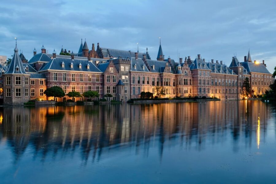 The Hague: City Walking Tour - Price and pacing: $9 for 1.5 hours, and what it means for your trip