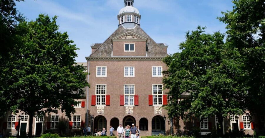 The Hague: Courtyard Walking Tour - Key things to look forward to