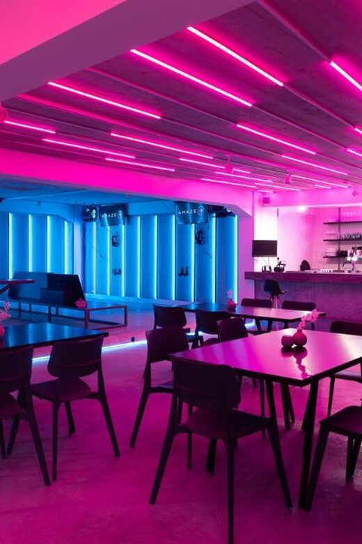 The Hague Downtown: VR Zombie Shooter 2 - 4 people - The 60-minute flow: intro, 40 minutes in VR, then bar time