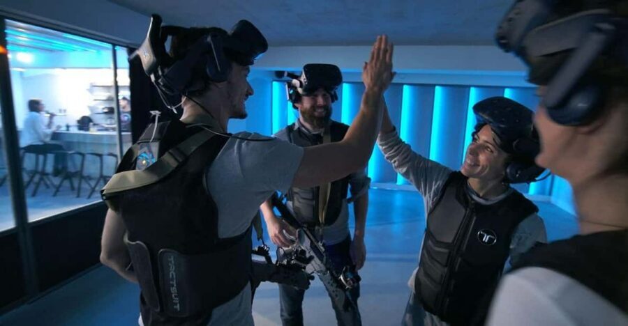 The Hague Downtown: VR Zombie Shooter 2 - 4 people - Realistic gun mechanics and haptic vests: why it feels different