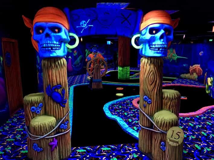 The Hague: Glowgolf Glow in the Dark Indoor Minigolf - The 18 holes: 3D ocean tricks and life-sized animal obstacles