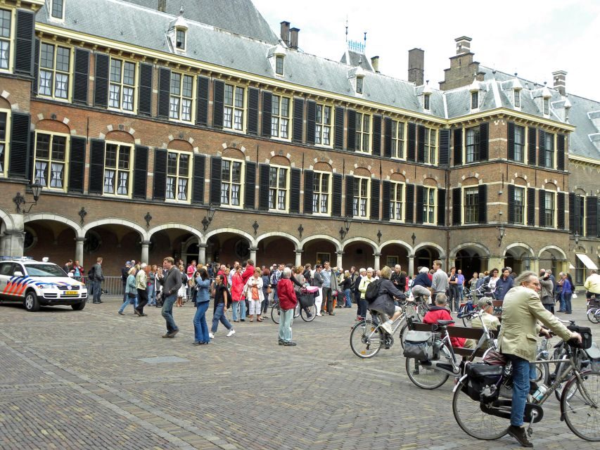 The Hague: Old City Private Walking Tour - Where the tour starts: Central Station and an easy way in