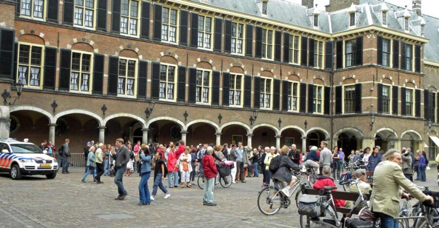 The Hague: Old City Private Walking Tour - Binnenhof: stepping into the 13th-century core of Dutch power
