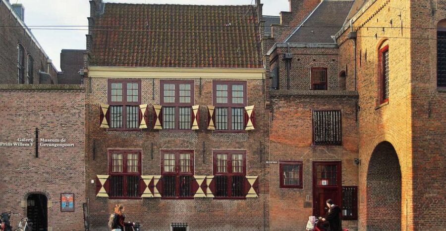 The Hague: Prison Gate Museum - The Prison Gate Museum’s setting: a medieval facade with serious weight
