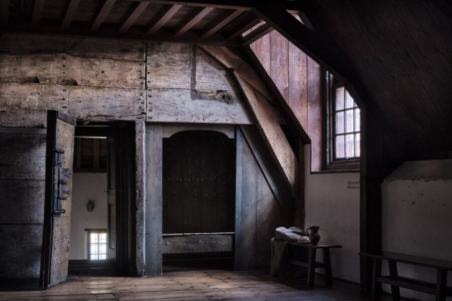 The Hague: Prison Gate Museum - Included extras: wardrobe and WiFi help you stay comfortable