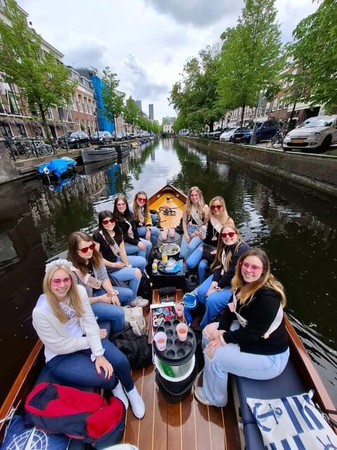 The Hague: Private Boattour up to 10 persons - Price and group size: when $206 per group feels worth it