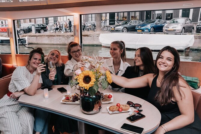 The Ultimate Amsterdam Canal Cruise - 2hr - Small Group with Drinks & Snacks - Jordaan instead of the usual crowd: where this cruise starts matters