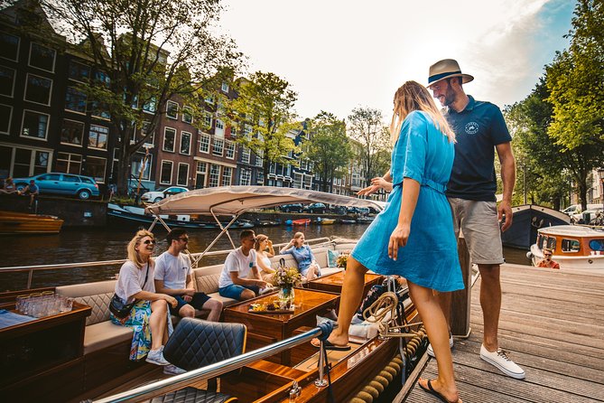 The Ultimate Amsterdam Canal Cruise - 2hr - Small Group with Drinks & Snacks - Timing your day: when to go and how to plan your photos