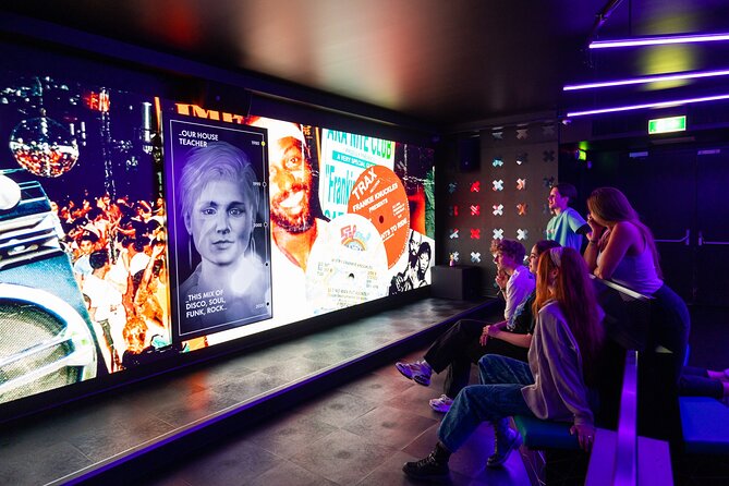 Ticket: Our House - Immersive Experience - Projected mapping and immersive light moments: fun, but plan for effects