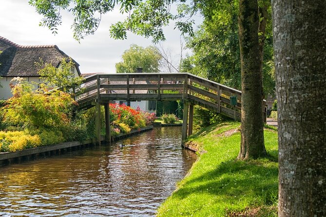 Tour to Giethoorn and Keukenhof Tulip Fields from Amsterdam - Keukenhof Gardens With Pre-Bought Tickets and Walk-Your-Own-Way Time