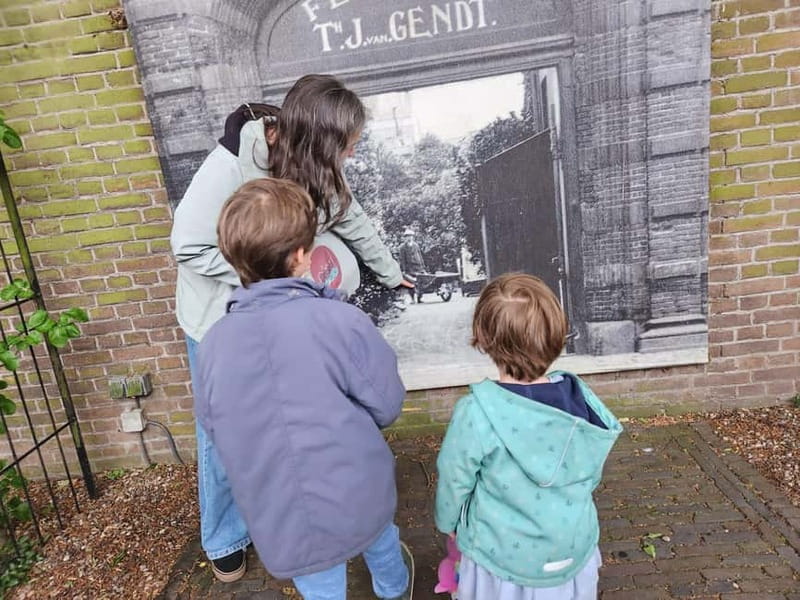 Utrecht: Family-Friendly Walking Tour with Guide - Hidden courtyards: the slow stops that turn photos into understanding