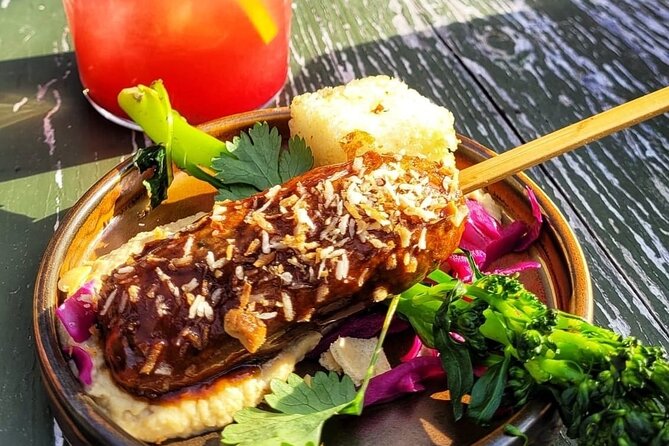 Utrecht Food Tour with local guide - Canal views and Utrecht highlights you’ll likely notice right away
