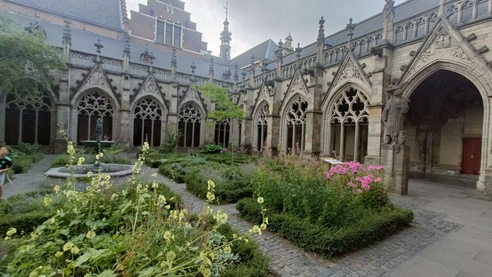 Utrecht: Guided Highlights Walking Tour - Pandhof van de Dom and the Courtyard-Garden Rhythm Utrecht Does So Well