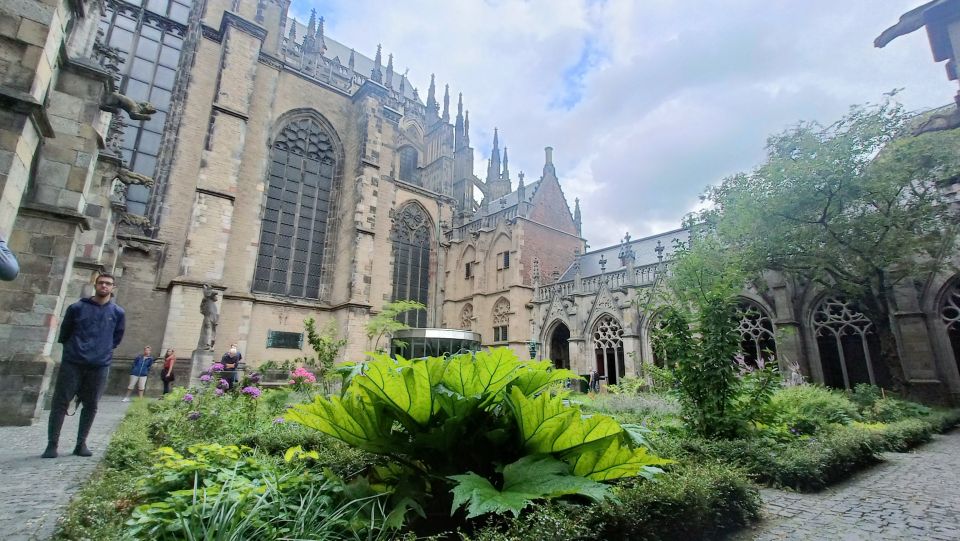 Utrecht: Guided Highlights Walking Tour - Canal Views and the Two-Level Streets That Make Utrecht Feel Different