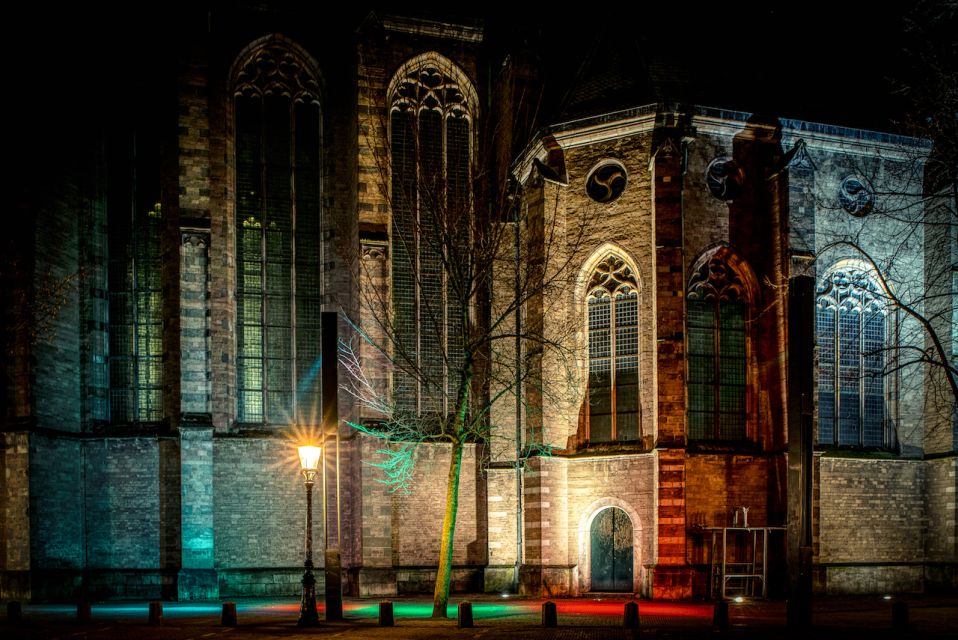 Utrecht: Guided Lumen Walking - Night-start at Domsquare: where you actually meet the guide