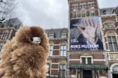 Van Gogh Museum Amsterdam Private Guided Tour With Admission - What a private 3-hour tour changes inside a museum