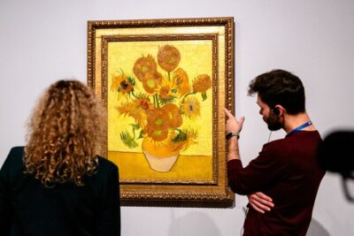 Van Gogh Museum Private Tour - Stop 1: Self-portraits that set the tone for everything else