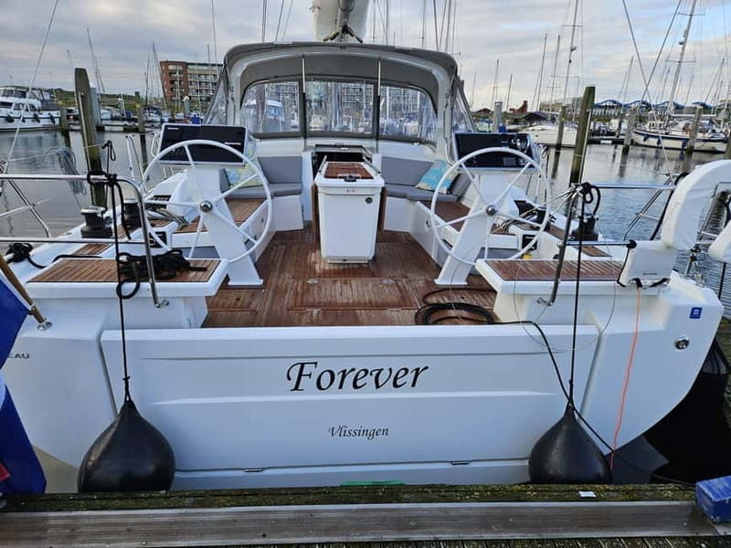 Vlissingen: Westerschelde Sailing Trip with Skipper - 3 hrs - Meeting at Bridge De Dokwerker: location you should find once, not twice