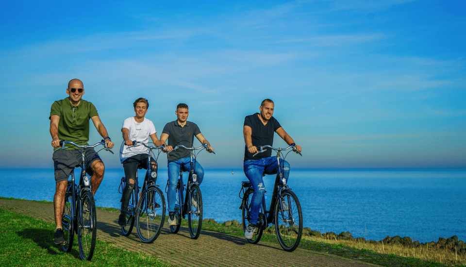 Volendam: Bike Rental including Highlights-Routes - Pick Up Your Gazelle Bike at Haven 45 (and Get Set Up Right)