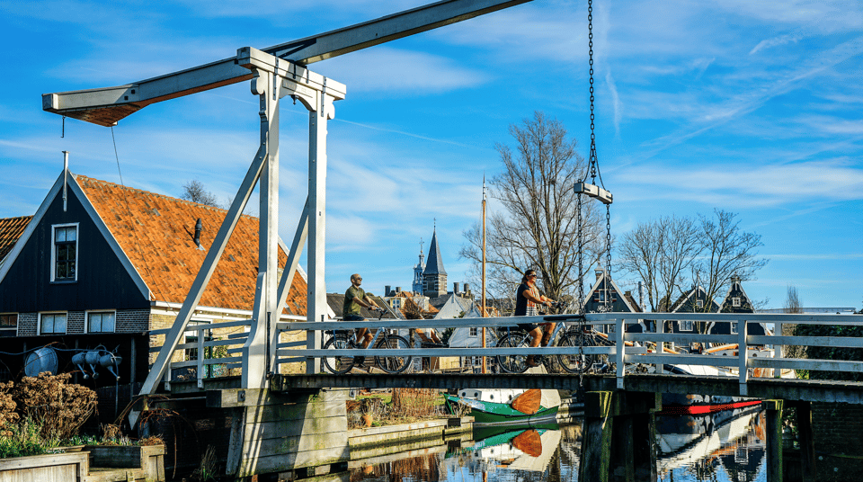 Volendam: E-Bike Rental including Highlights-Routes - Volendam Pickup: Easy Start Under the Dike